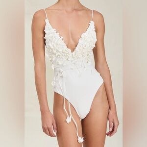 Devon Windsor Sallie Full Piece in ivory